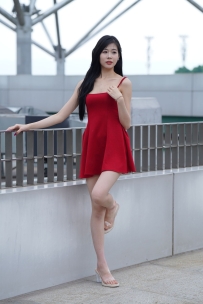 【精选街拍】Vol.2938 魅力红裙 [75P+1V-1.08GB]