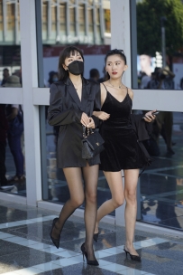 【精选街拍】Vol.2961 冷艳长西装美女 [359P-3.93GB]