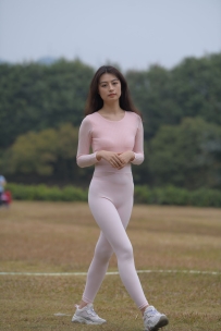 【精选街拍】Vol.3090 粉色瑜伽运动装 [279P+1V-14.4GB]