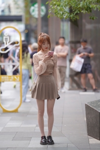 【精选街拍】Vol.3420 百褶裙小姐姐 [151P+1V-1.95GB]