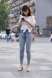 【精选街拍】Vol.2994 铅笔牛仔裤 [30P-234MB]